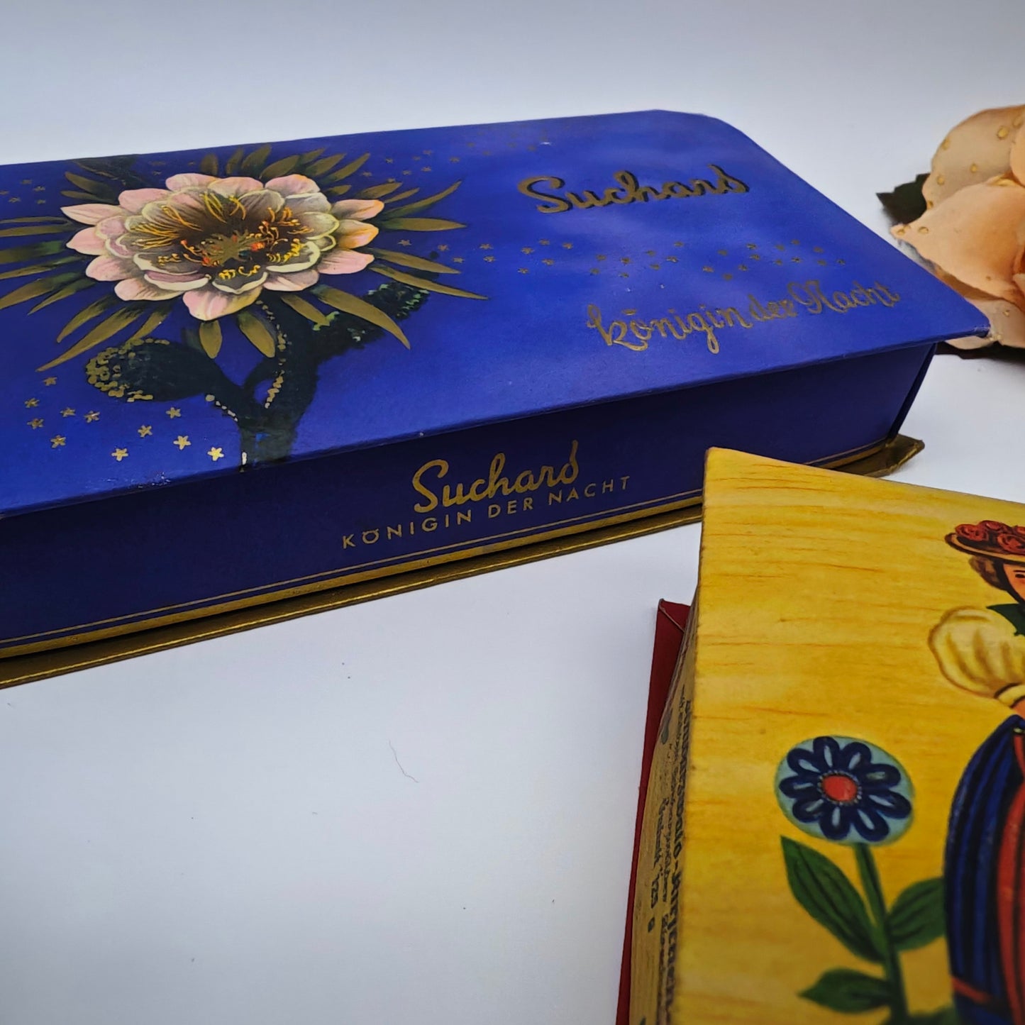 2x boîtes de chocolats Suchard boîte Reine de la Nuit Cerises de la Forêt-Noire Chocolat Lörrach boîtes de chocolats boîte de confiserie emballage vintage