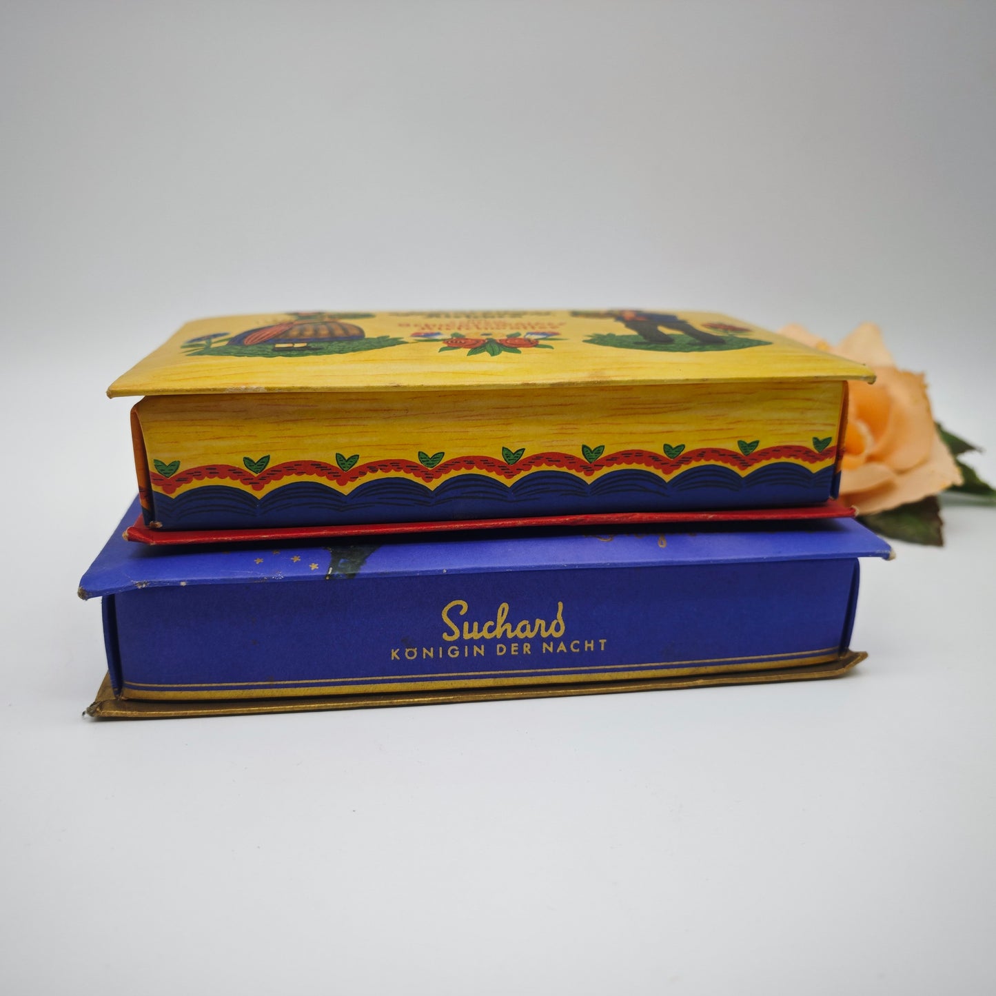 2x boîtes de chocolats Suchard boîte Reine de la Nuit Cerises de la Forêt-Noire Chocolat Lörrach boîtes de chocolats boîte de confiserie emballage vintage