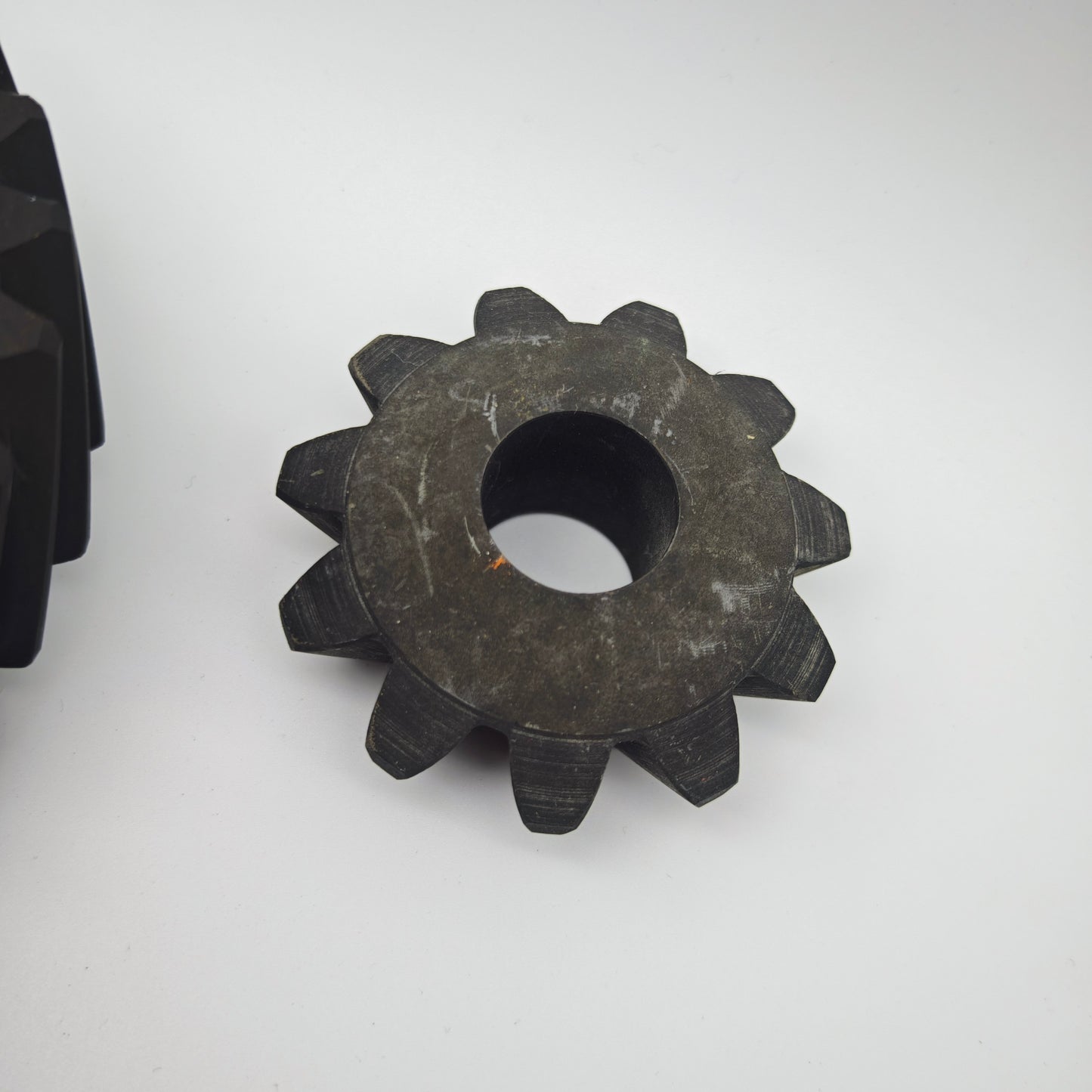 Handmade ashtray made of gearwheel solid metal Industrial Design 3-piece with two additional gearwheels Vintage style mechanical engineering