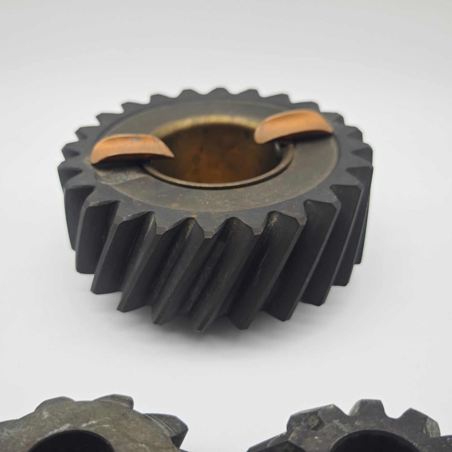 Handmade ashtray made of gearwheel solid metal Industrial Design 3-piece with two additional gearwheels Vintage style mechanical engineering