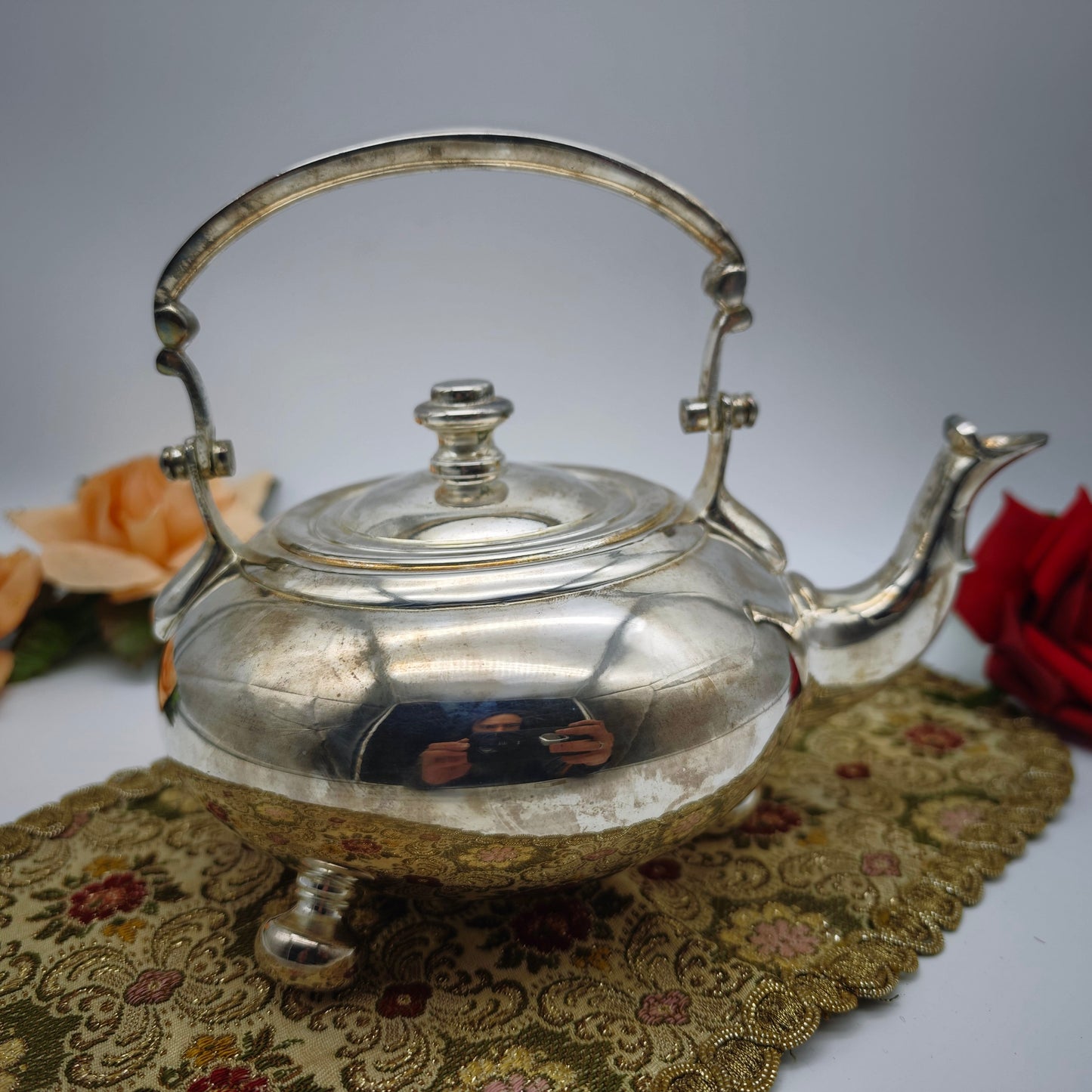 Théière Royal Ascot plaquée argent 22 cm Manchester design trépied vintage élégant théière en argent teatime