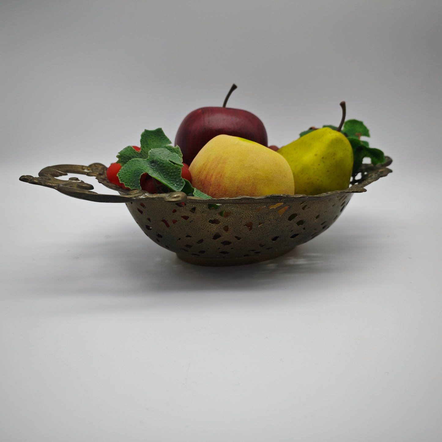 Fruit bowl bowl brass breakthrough solid vintage Hollywood Regency fruit basket baroque confectionery oval gold offering bowl key holder flowers