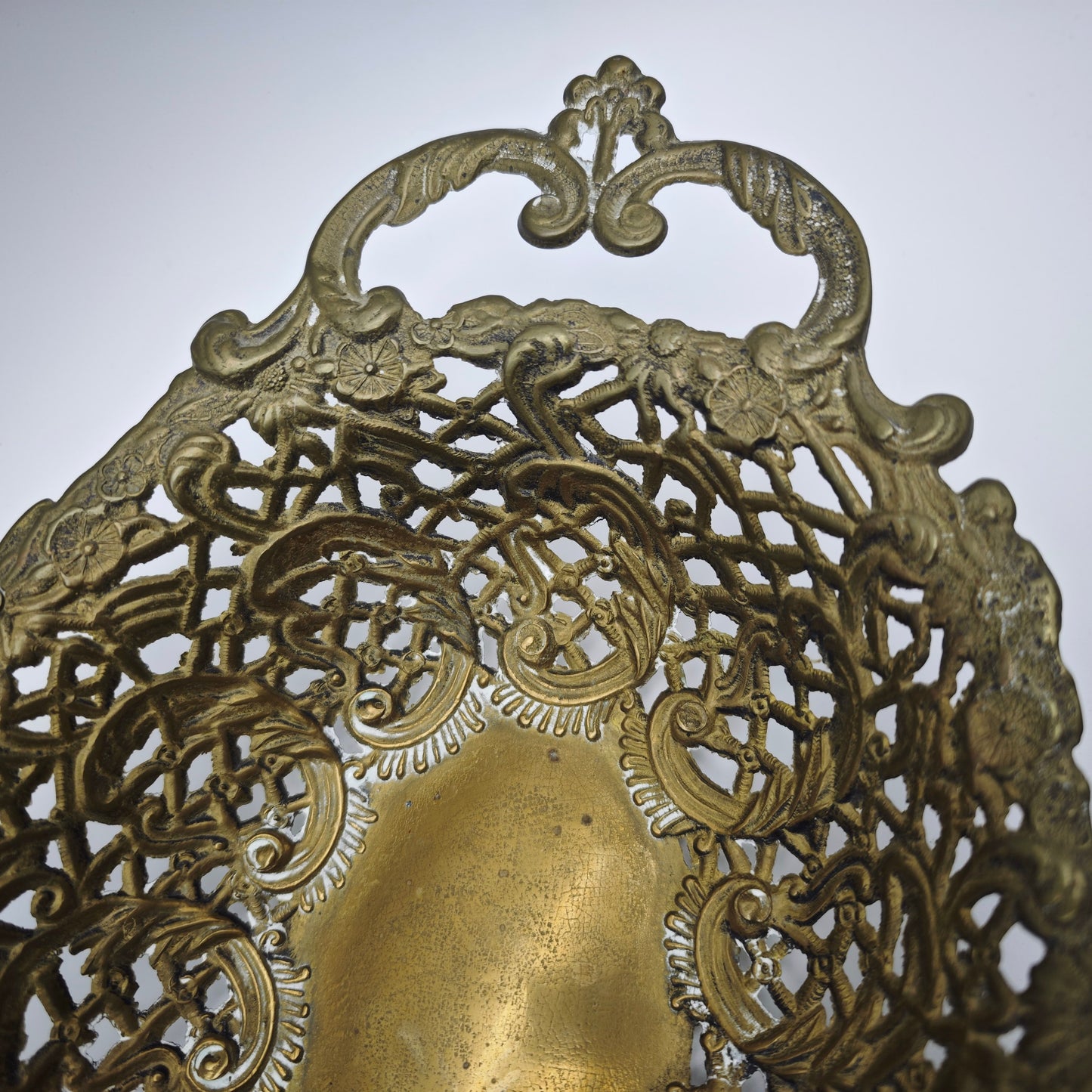 Fruit bowl bowl brass breakthrough solid vintage Hollywood Regency fruit basket baroque confectionery oval gold offering bowl key holder flowers
