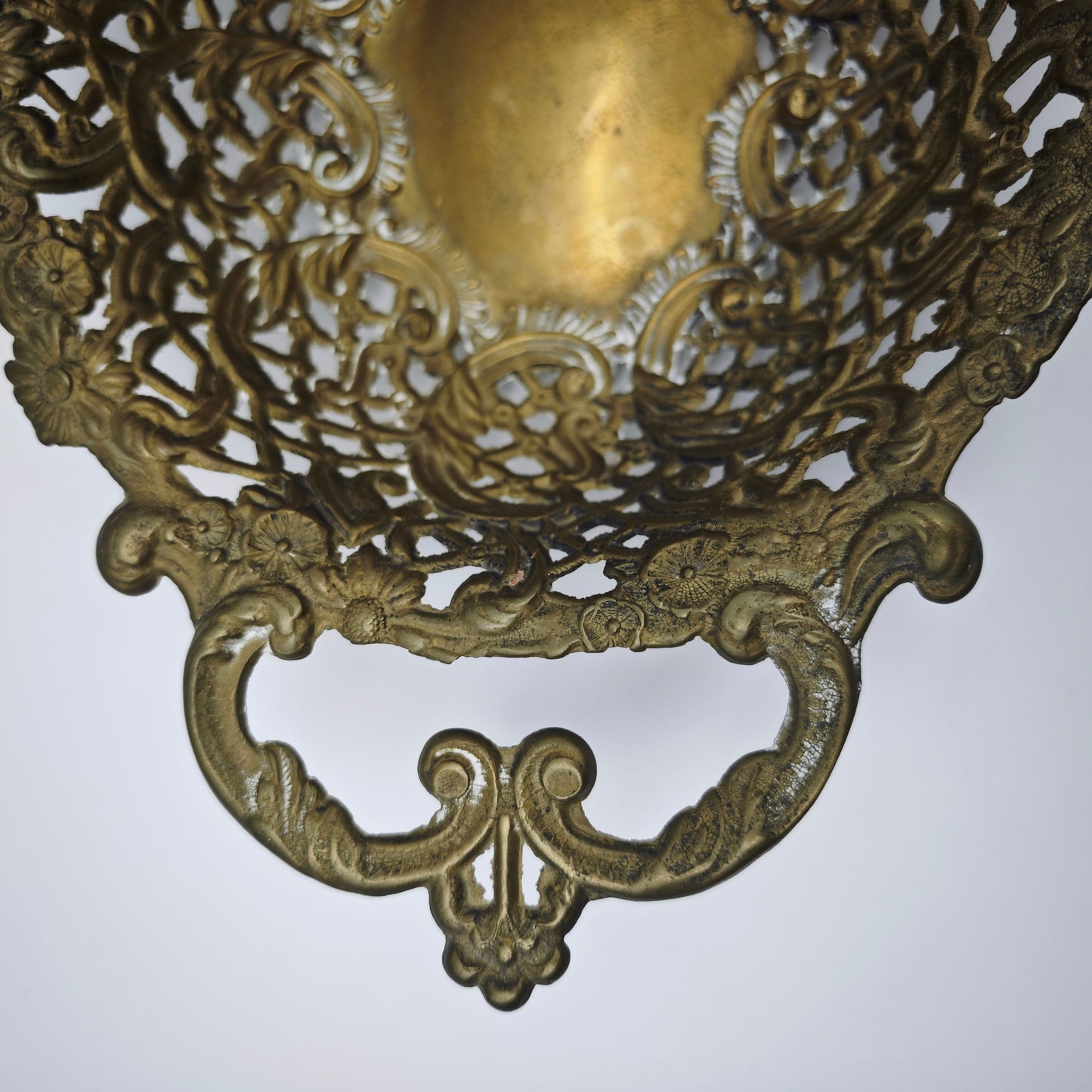Fruit bowl bowl brass breakthrough solid vintage Hollywood Regency fruit basket baroque confectionery oval gold offering bowl key holder flowers