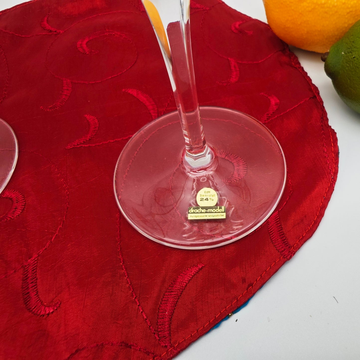 2x Verre à Martini bord doré modèle dragon verre cristal au plomb cristal taillé à la main verres à cocktail vintage du milieu du siècle Hollywood Regency