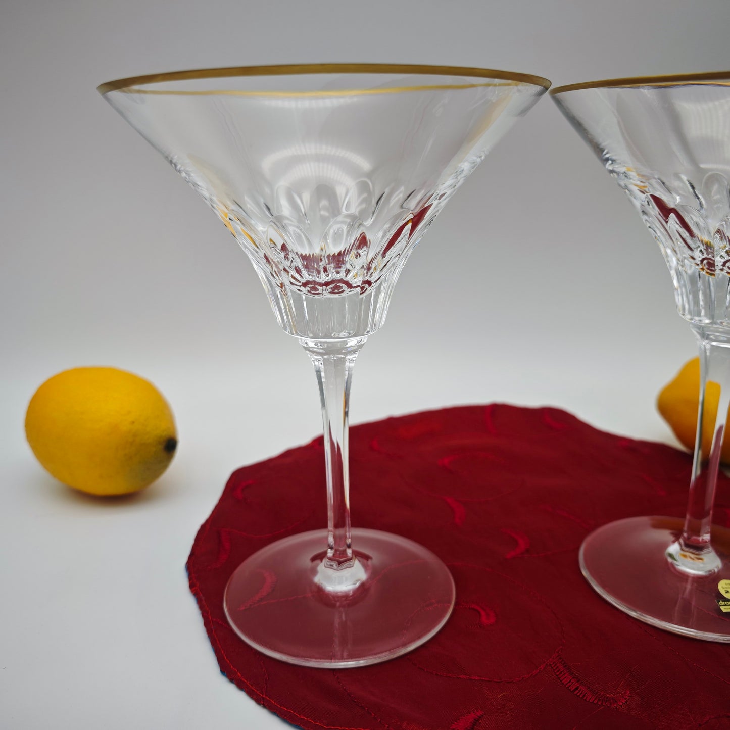 2x Verre à Martini bord doré modèle dragon verre cristal au plomb cristal taillé à la main verres à cocktail vintage du milieu du siècle Hollywood Regency