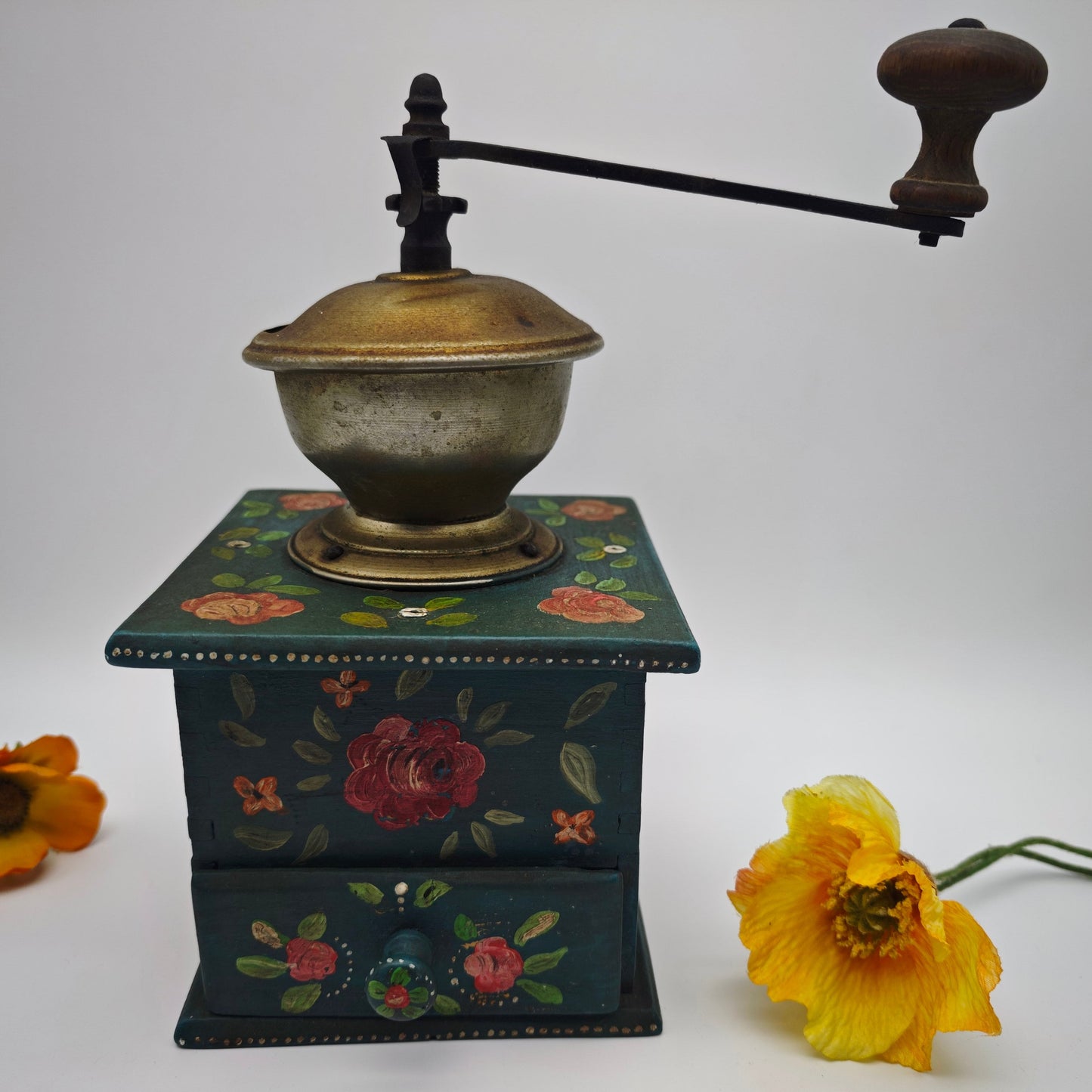 Coffee grinder vintage peasant painting crank manual hand mill decoration country house kitchen