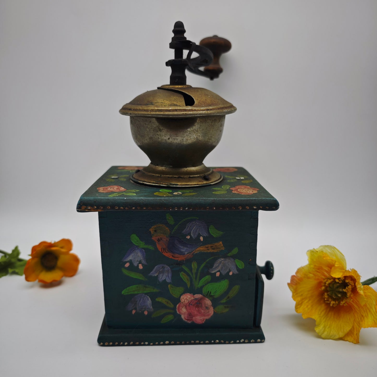Coffee grinder vintage peasant painting crank manual hand mill decoration country house kitchen