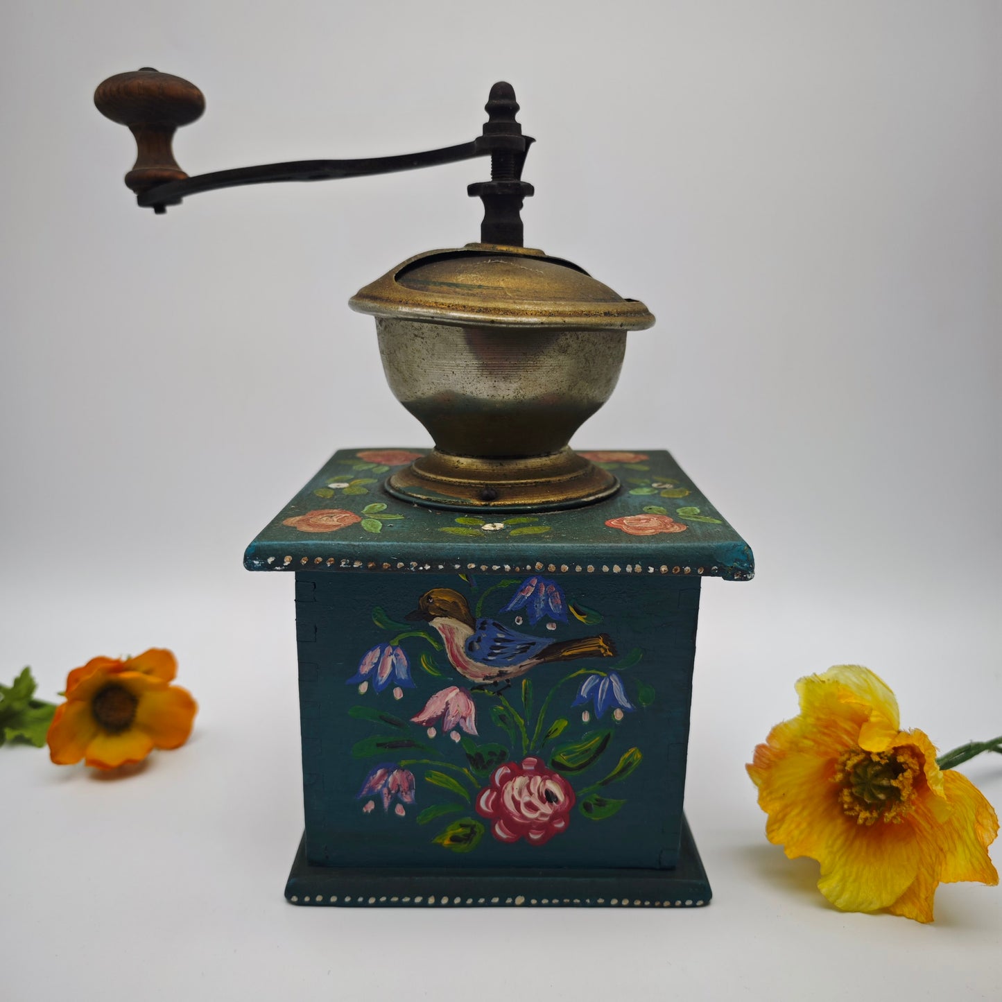 Coffee grinder vintage peasant painting crank manual hand mill decoration country house kitchen