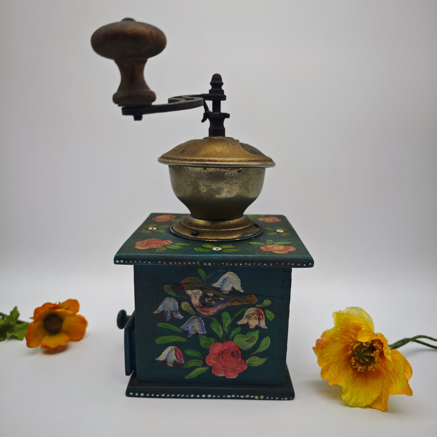 Coffee grinder vintage peasant painting crank manual hand mill decoration country house kitchen