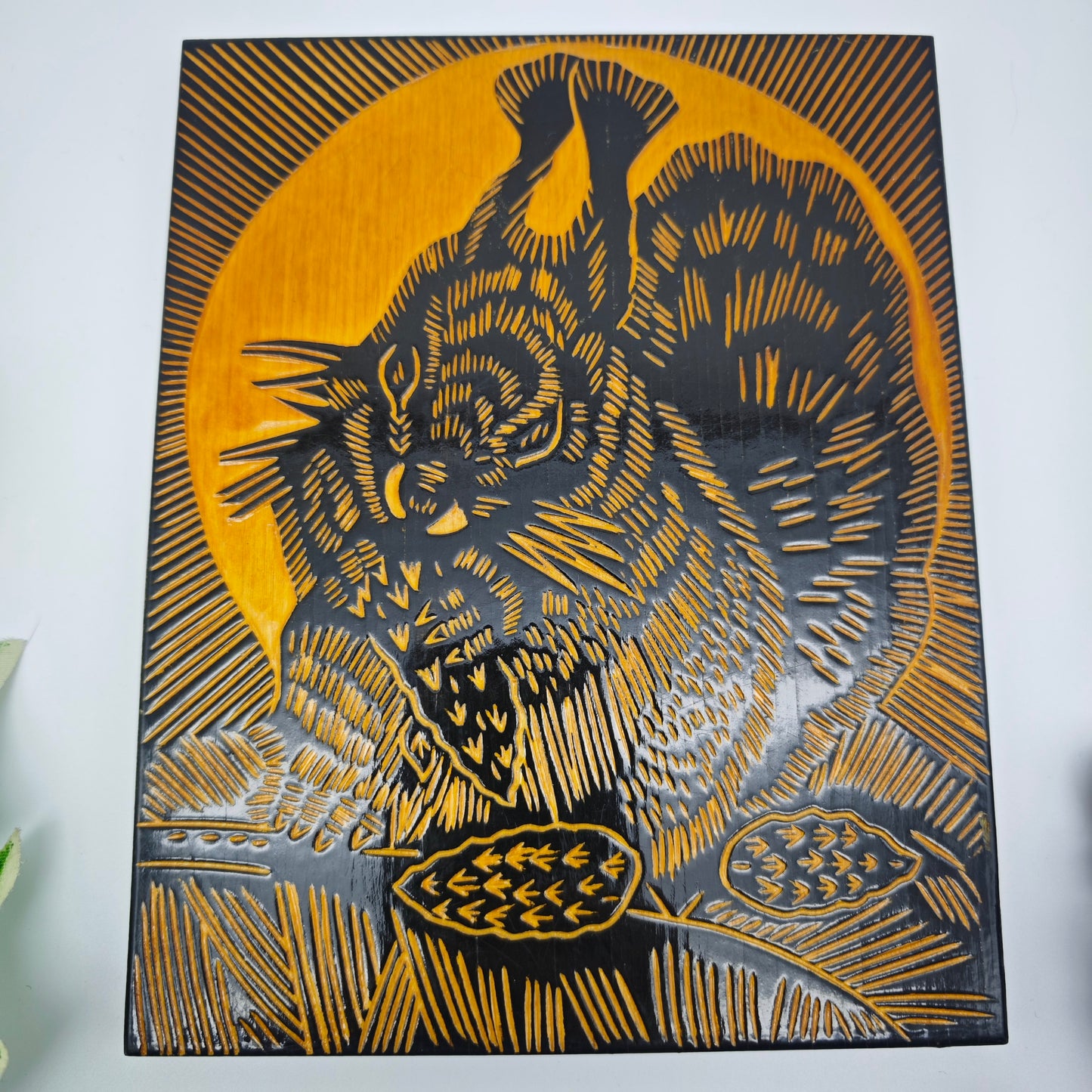Holzbild Eichhörnchen handgeschnitzt Wandbild lackiert schwarz midcentury Wandbehang