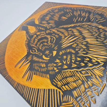 Holzbild Eichhörnchen handgeschnitzt Wandbild lackiert schwarz midcentury Wandbehang