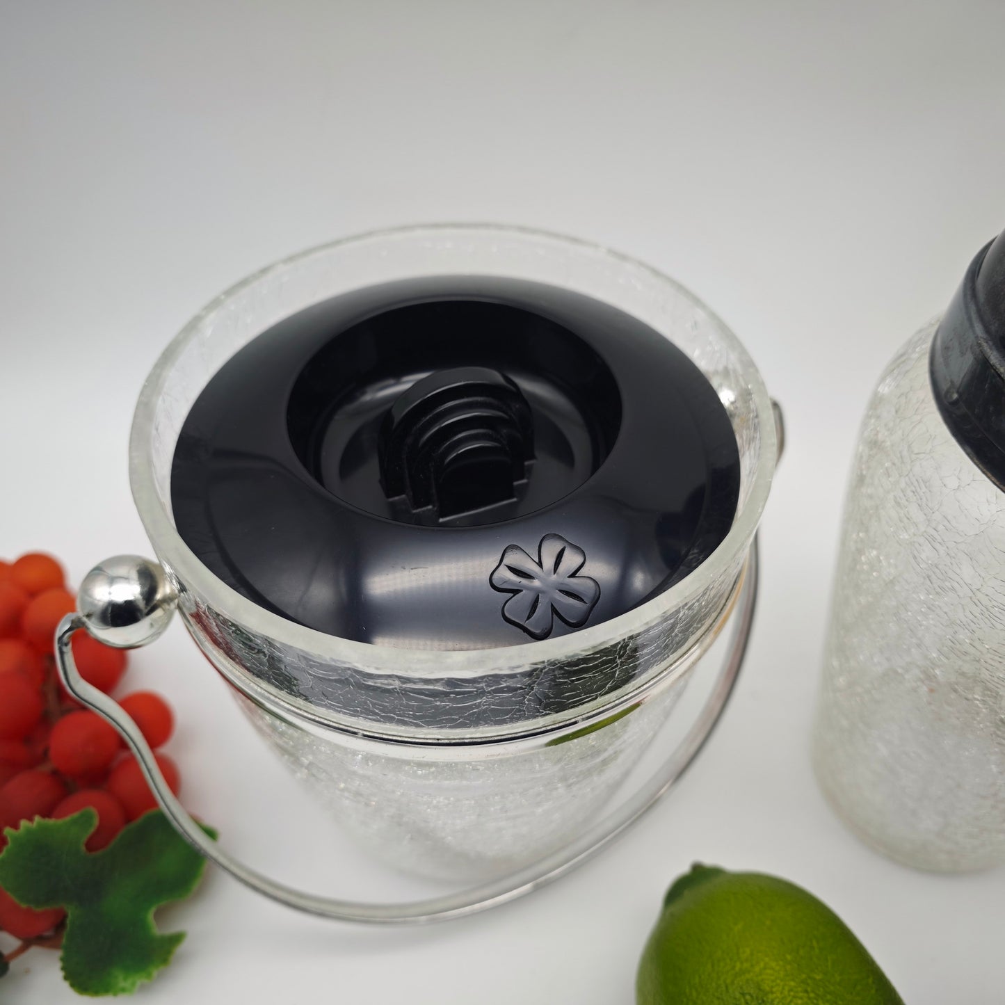 Set Cocktail Shaker und Eiswürfelbehälter Craquele Glas versilbert Eiskübel Kleeblatt