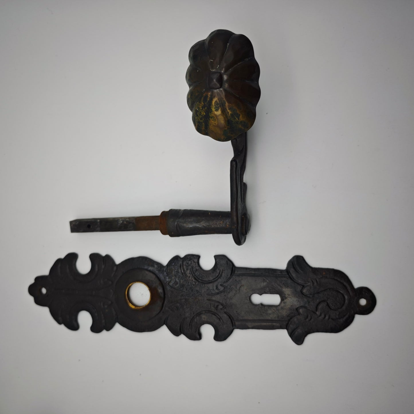 Poignée de porte antique, ensemble de poignées de porte, porte d'entrée, longue plaque, fer forgé, matériaux de construction antiques, période wilhelminienne, Biedermeier