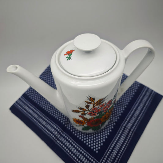 Coffee pot Kahla flower motif white 70s GDR mid century grannycore pot