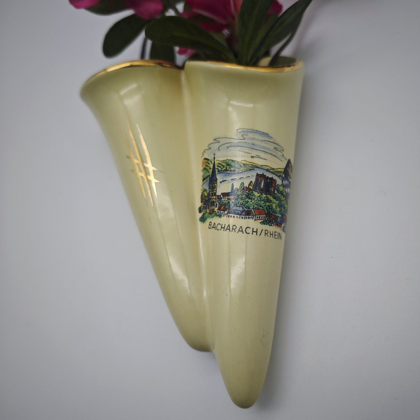 Wandvase Keramik Bacharach / Rhein beige Goldrand Souvenir West Germany Souvenir Andenken