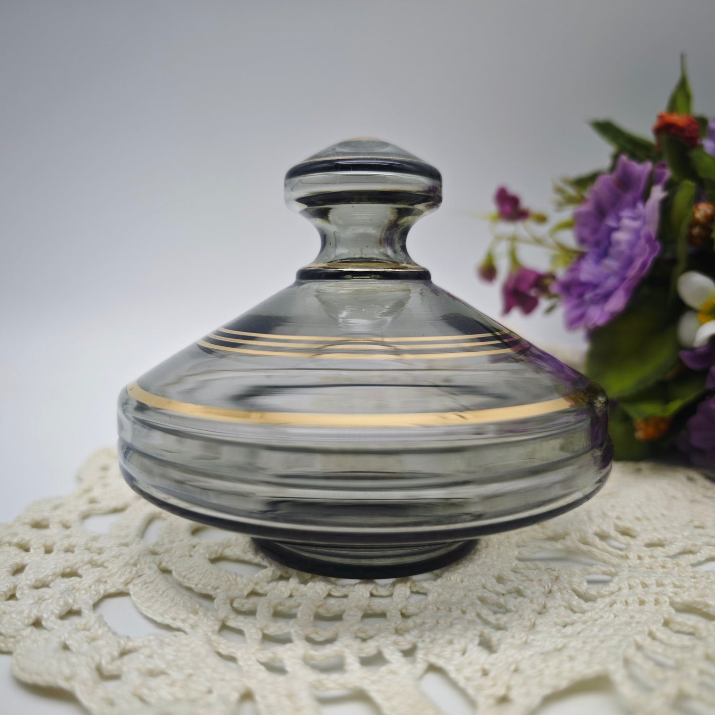 Deckeldose Glas Goldrand grau Mid Century Schmuckdose Zuckerdose Rauchglas Vanity