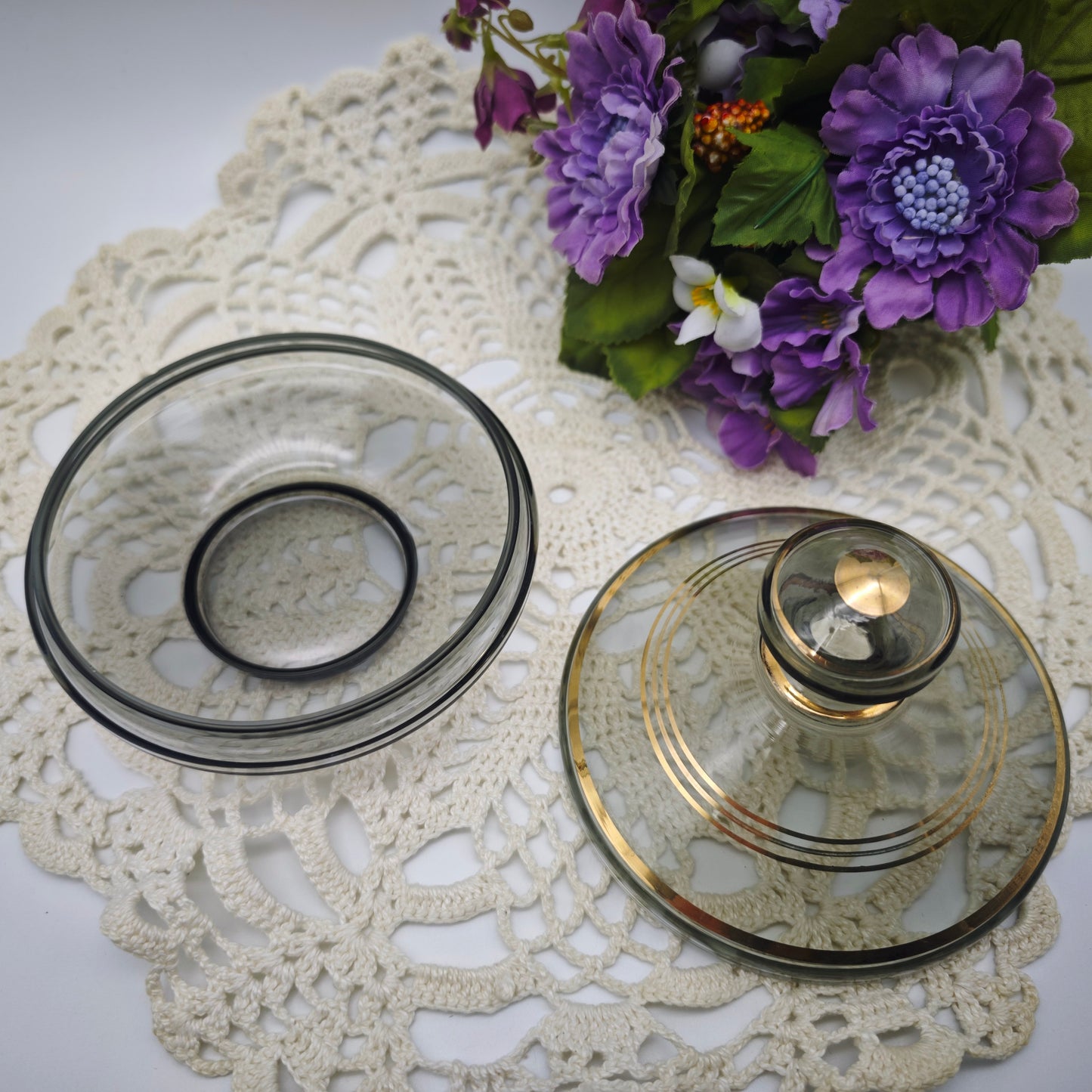 Deckeldose Glas Goldrand grau Mid Century Schmuckdose Zuckerdose Rauchglas Vanity