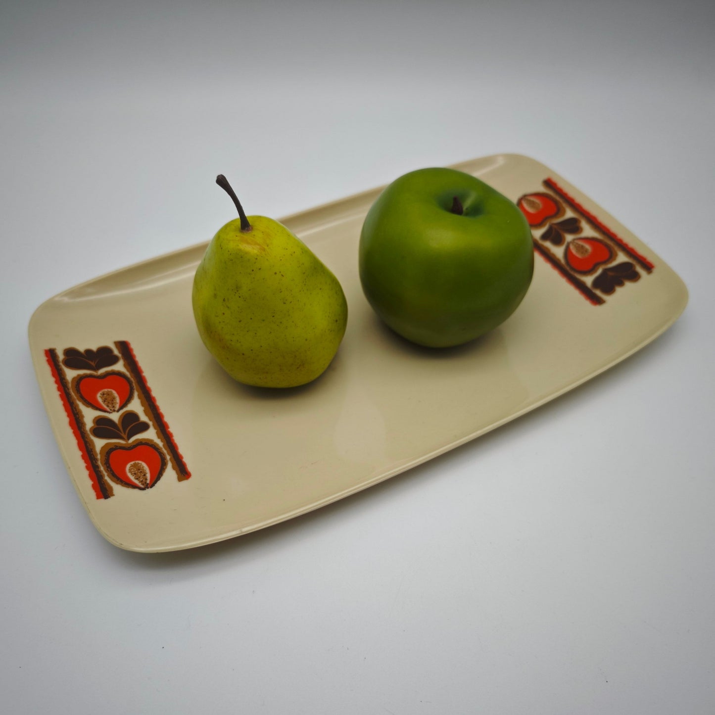 Servierplatte Kunststoff beige 70er Blumenmuster kalte Platte Retro Buffet Snacktablett Mid Century Deko 31 cm vintage