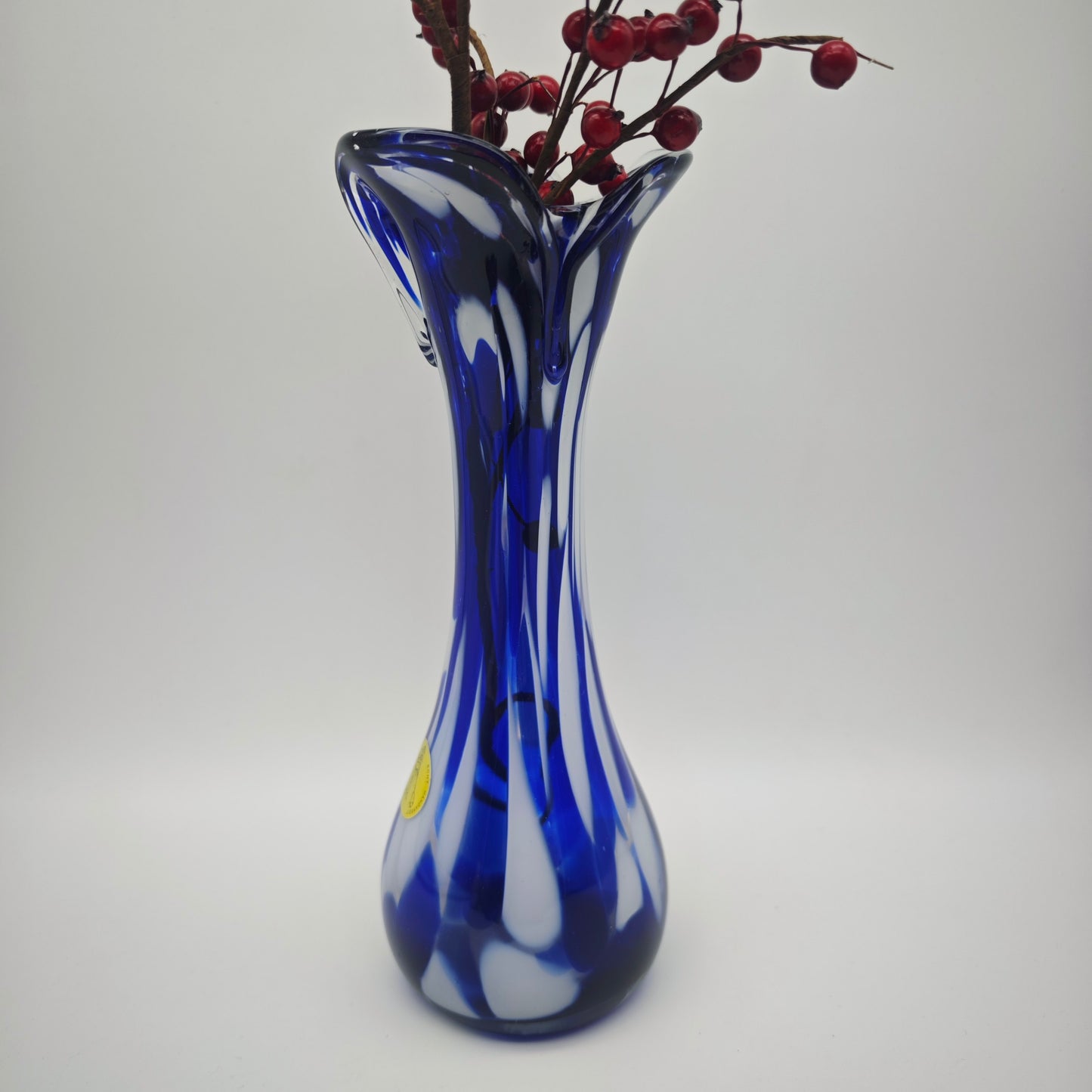 Murano Glasvase Vintage kobaltblau weiß Handarbeit mundgeblasen Opalglas geschwungene Öffnung 26 cm Blumenvase Mid Century