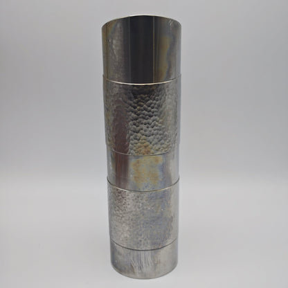 Vintage Edelstahl Vase mit Hammerschlag Muster und geschwungenem Henkel 27 cm Metallkrug Designobjekt Industrial Deko Metall