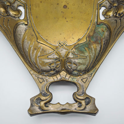 Jugendstil Schale Messing Quist Esslingen Tablett um 1900 florale Lilien Blumendekor Ornamente Durchbruch F.W.Q.E. Obstschale Schlüsselablage