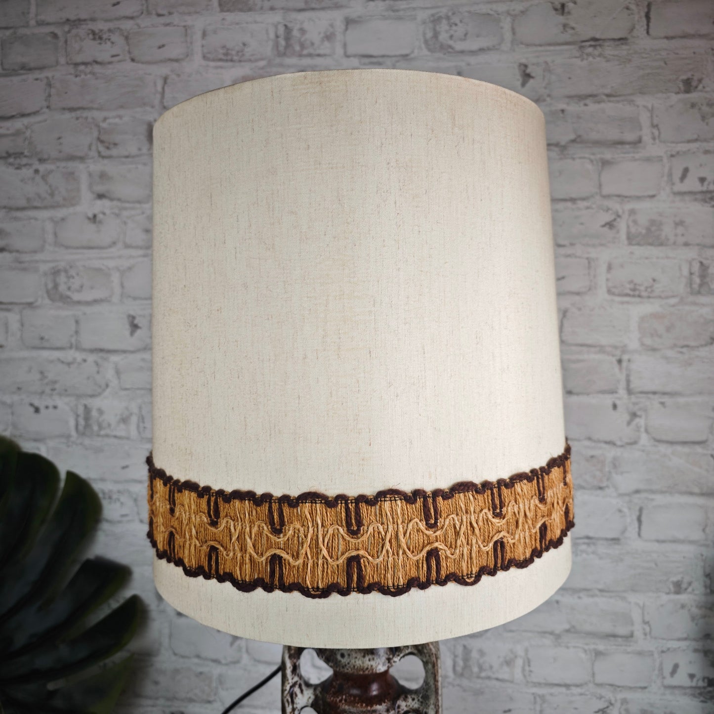 Fat Lava Lampe Tischlampe Beistelltisch Mid Century Keramik West German pottery beige braun Stoffschirm Bordüre midcentury 60ies 70s Boho