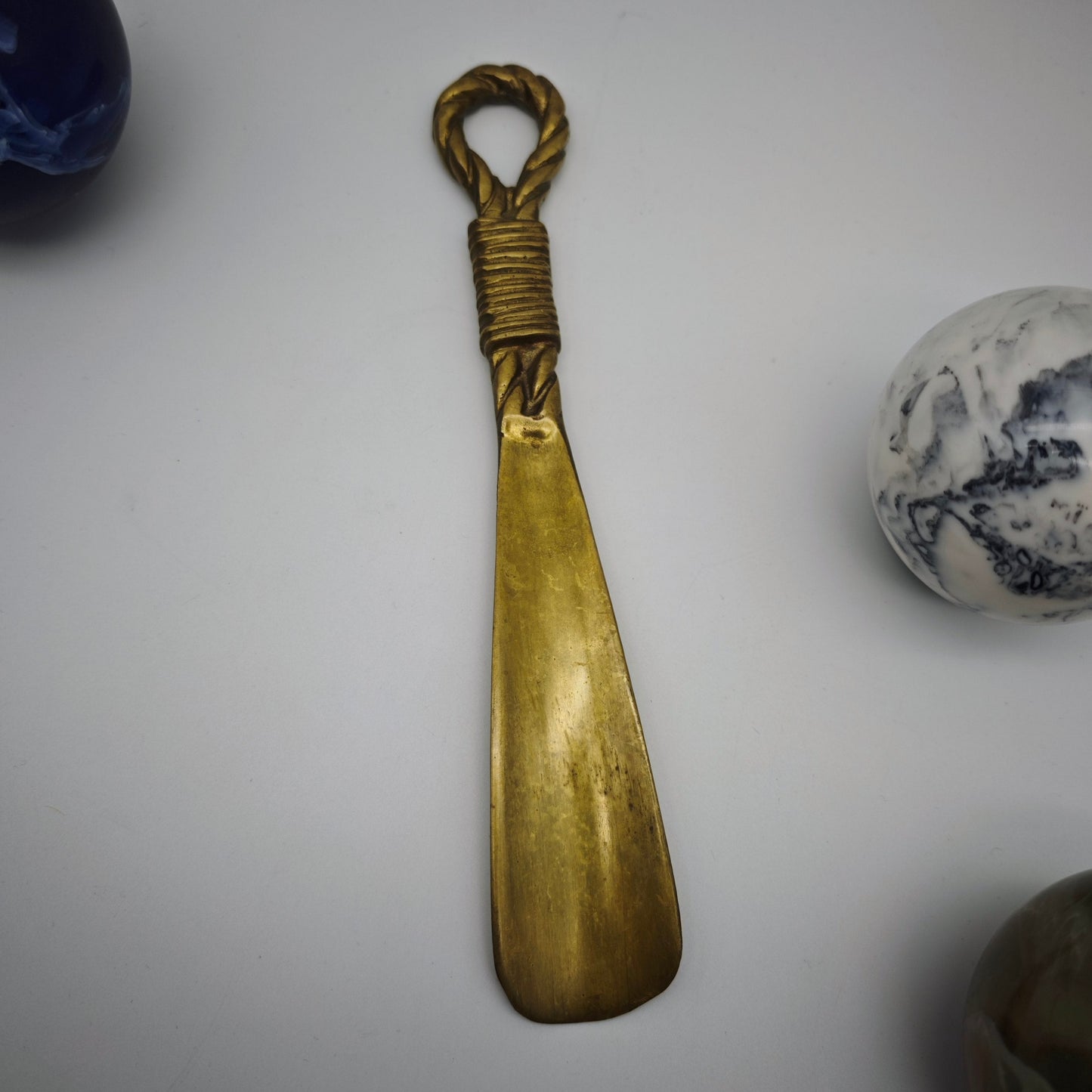 Schuhlöffel Messing vintage Knoten Mid Century Aufhängung Hollywood Regency