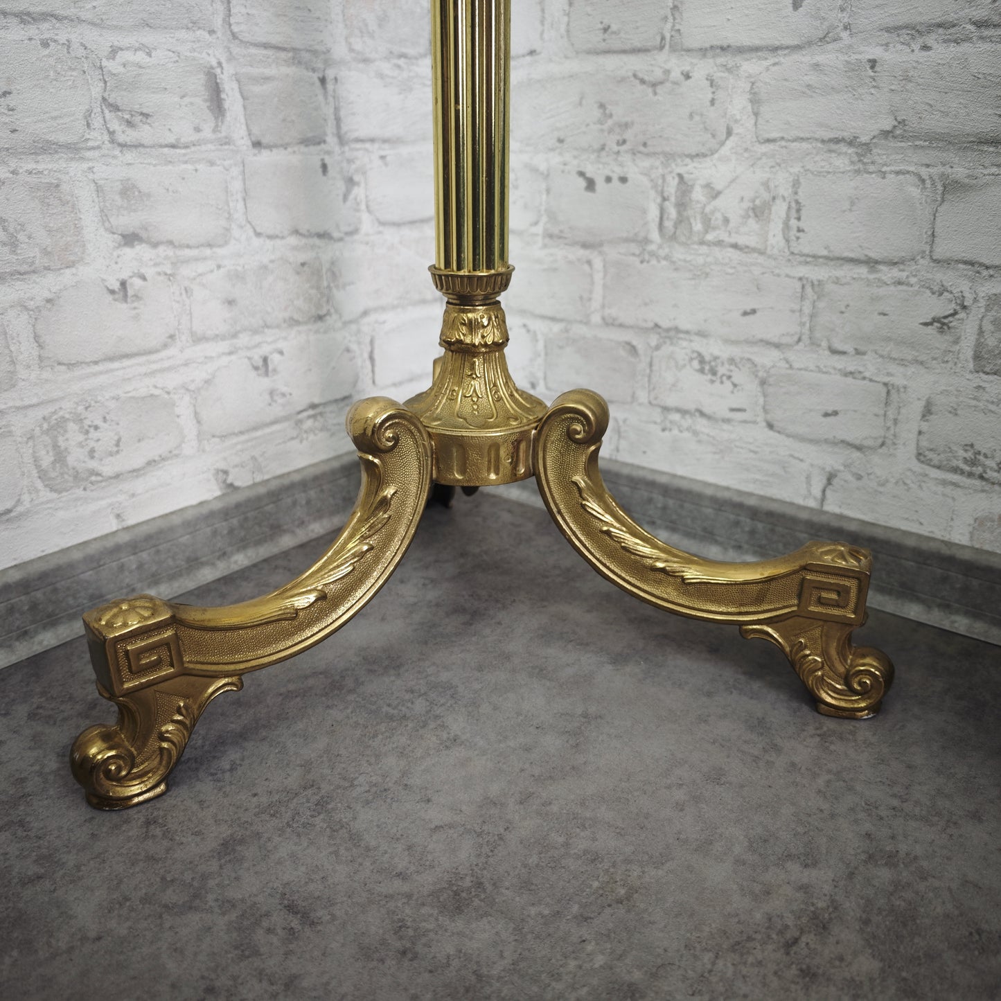 Garderobenständer Messing gold Hollywood Regency Stil Standgarderobe Grandmillenial Kleiderständer edel italienisch Vintage florentiner