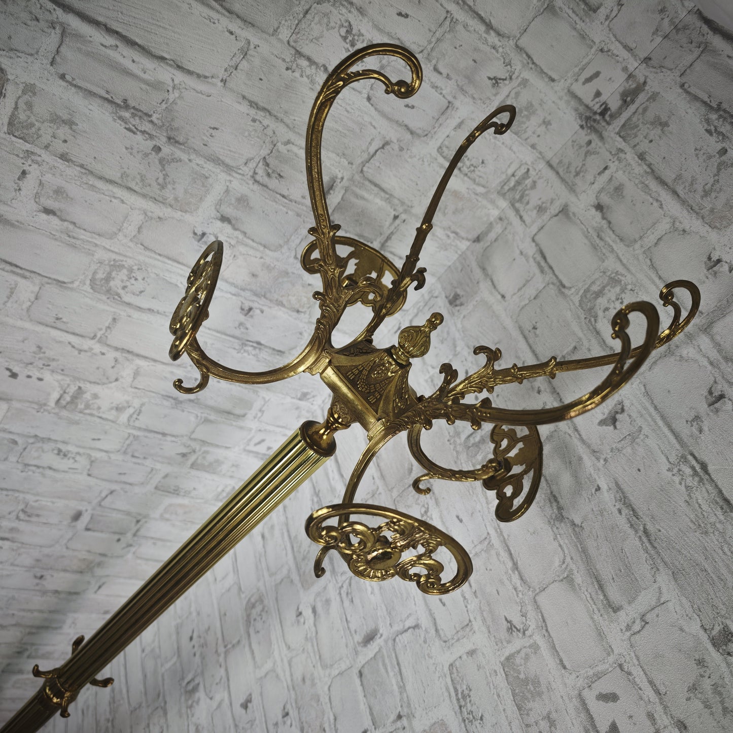 Garderobenständer Messing gold Hollywood Regency Stil Standgarderobe Grandmillenial Kleiderständer edel italienisch Vintage florentiner