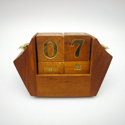 Ewiger Kalender Würfel Holz gold vintage Schreibtisch Dekoration Stiftehalter Mid Century Büro Accessoire Endloskalender deutsch Tischkalender