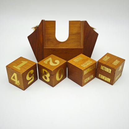 Ewiger Kalender Würfel Holz gold vintage Schreibtisch Dekoration Stiftehalter Mid Century Büro Accessoire Endloskalender deutsch Tischkalender