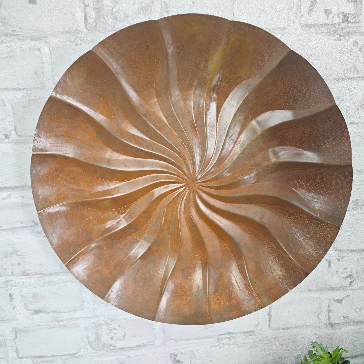 Antiker Kupfer Wandteller Strudel Relief Handarbeit 39 cm Wanddeko Landhaus Vintage