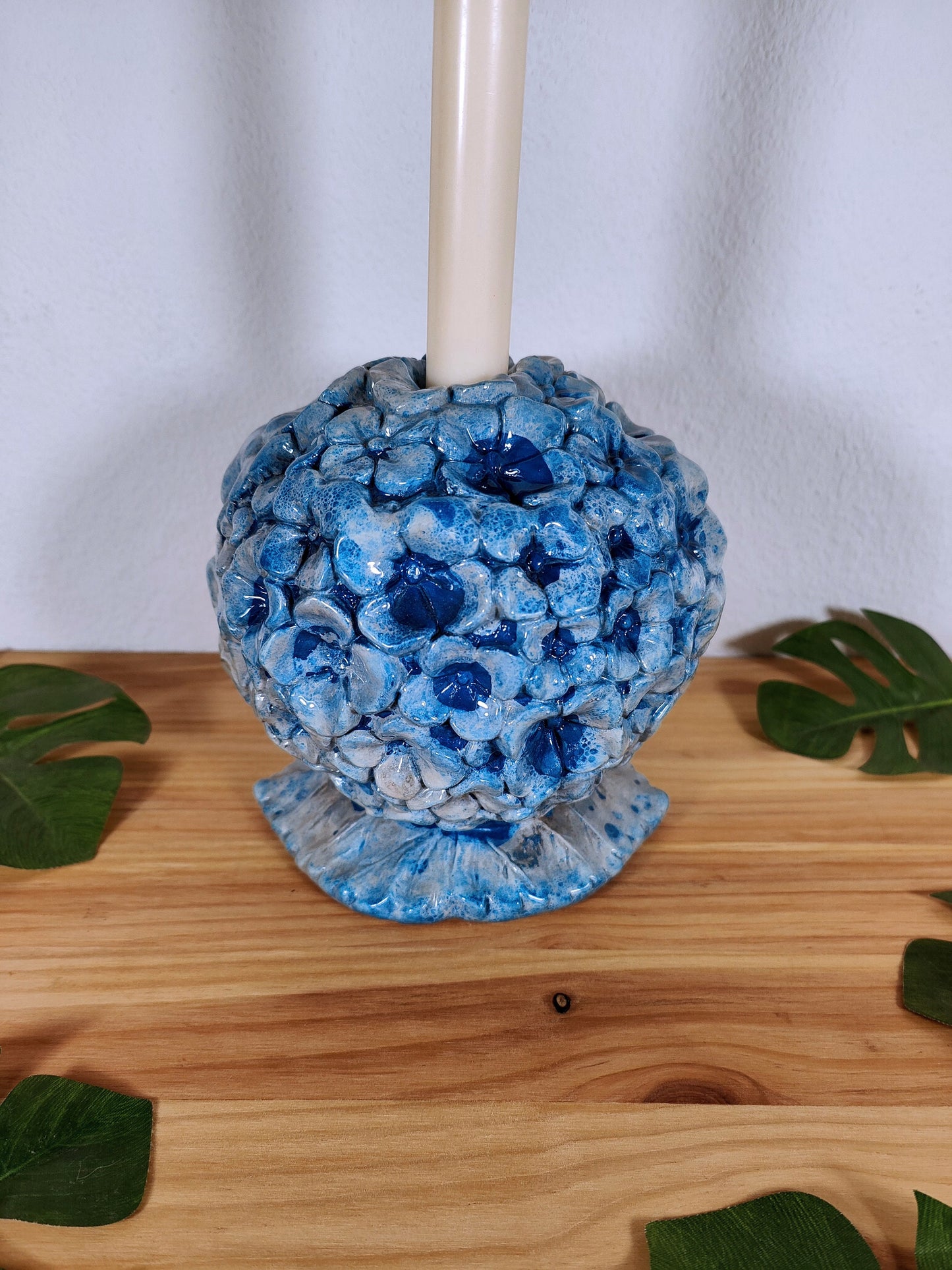 Bougeoir hortensia bougeoir boule bleue relief céramique hygge fleur boule fleur décoration hortensia fleur Scandi boho floral hortensia
