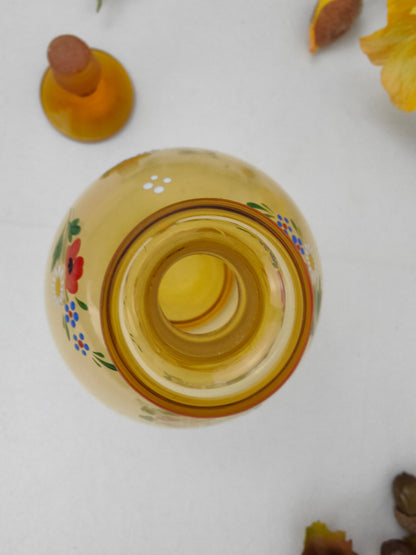 Carafe en verre antique, bouteille en verre, fleurs de pavot peintes à la main, bouchon orange, récipient vintage, cottagecore, ferme, nostalgie, lumière, académie, carafe, art du verre