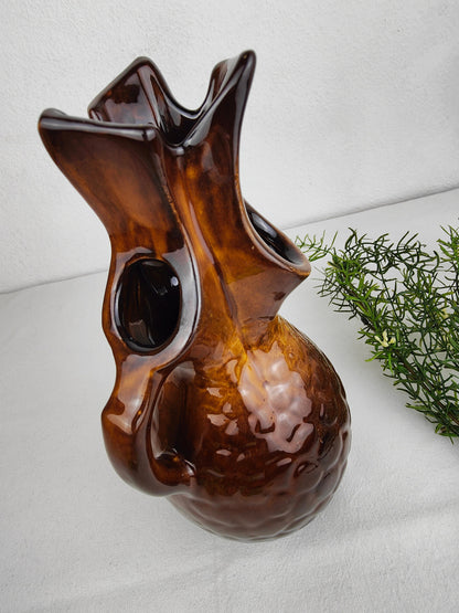 Midcentury Vase für 4 Blumen Zweige vintage braun Glanz Keramik Gesteck Griff Henkel organisch brutalistisch ausgefallen "Baum-Herz" Blumenfrosch Ikebana